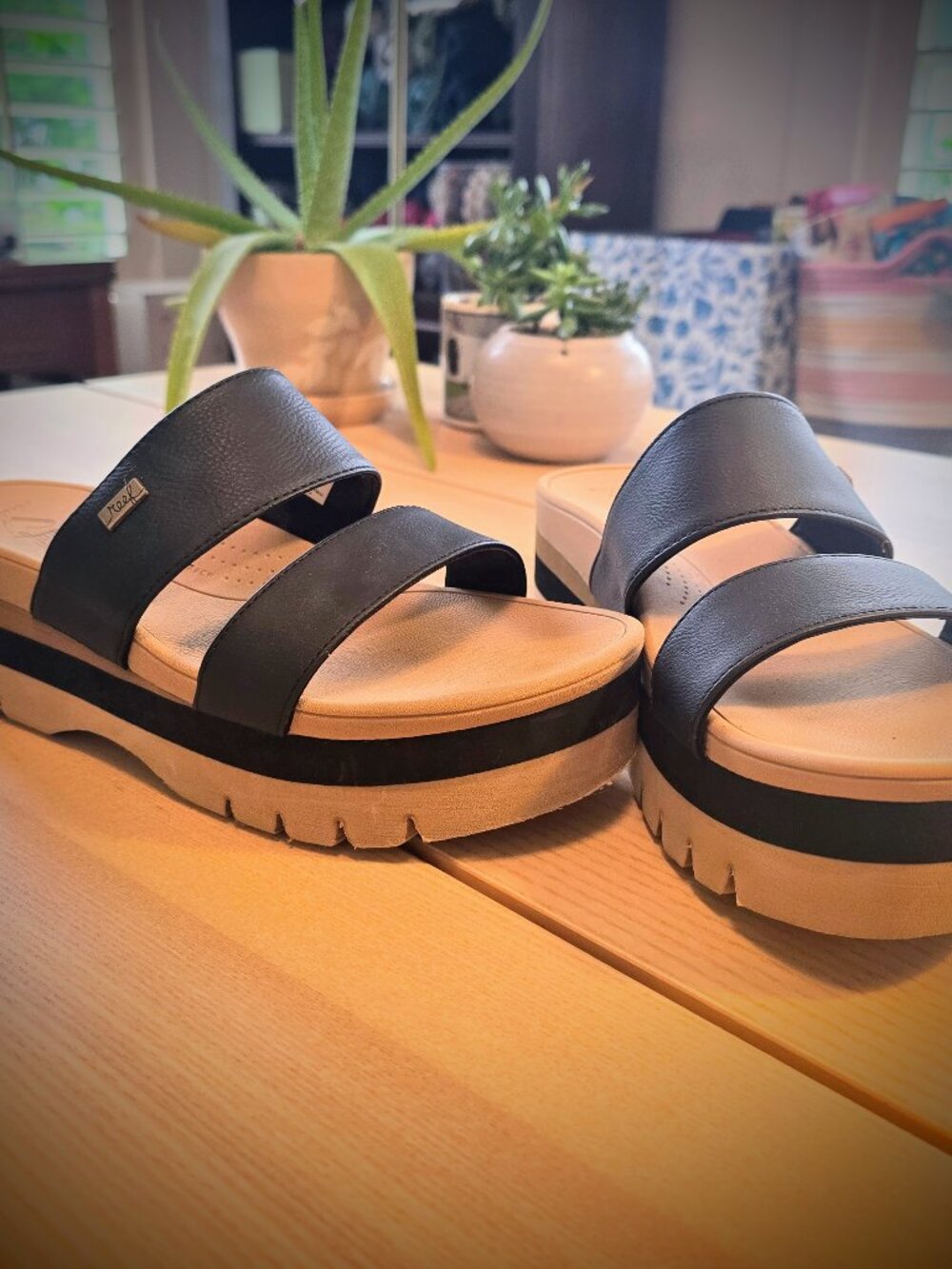 REEF black platform sandals size 9